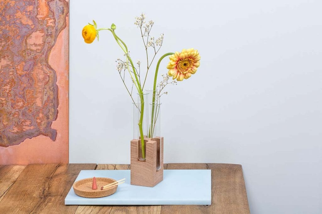 Figr1 Wooden Block 4 Mahogany - Setting