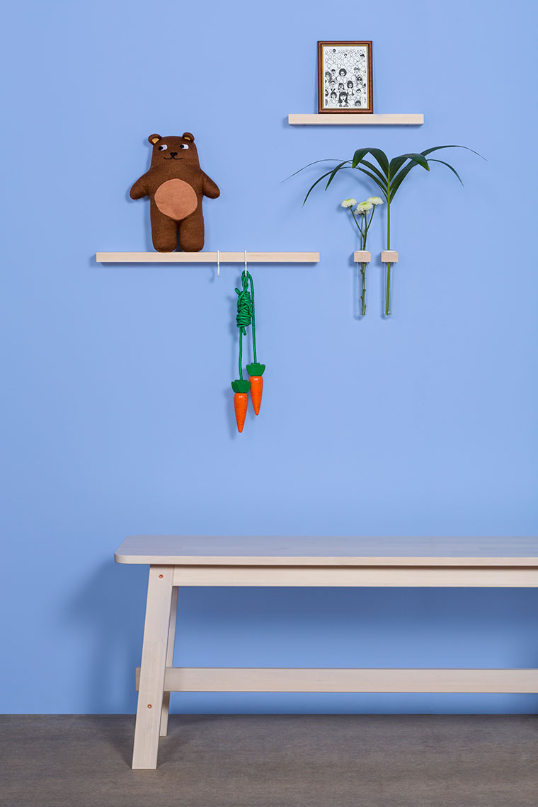 Figr1 Wooden Wall Shelfs Surface 30& 50 Hard Maple - Wall Containers 2x Hard Maple - Metal hooks white - Setting